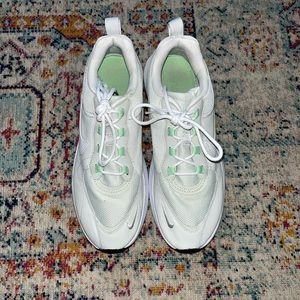 Nike Verona Sneakers
